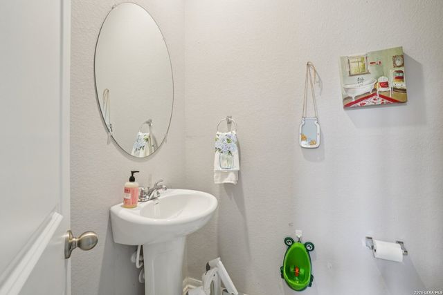 8915 Portobello Way, Converse, TX 78109