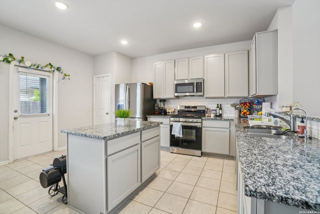 8915 Portobello Way, Converse, TX 78109