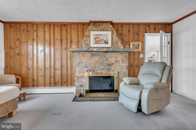 8 MARYLAND AVE, Chesapeake City, MD 21915