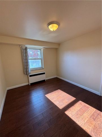 4625 Fifth Ave 408, Oakland, PA 15213