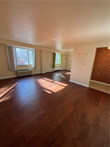 4625 Fifth Ave 408, Oakland, PA 15213