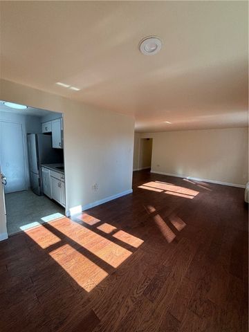 4625 Fifth Ave 408, Oakland, PA 15213