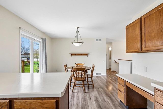304 Hartford Cove, Waunakee, WI 53597