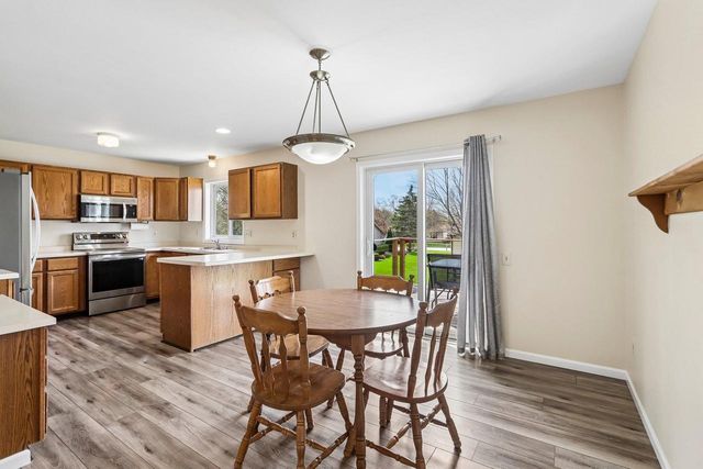 304 Hartford Cove, Waunakee, WI 53597