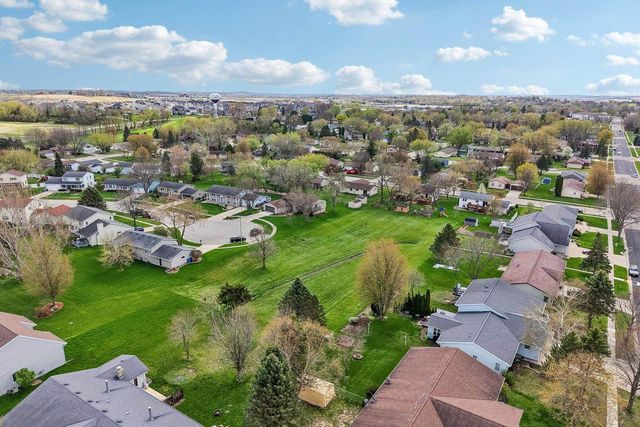304 Hartford Cove, Waunakee, WI 53597