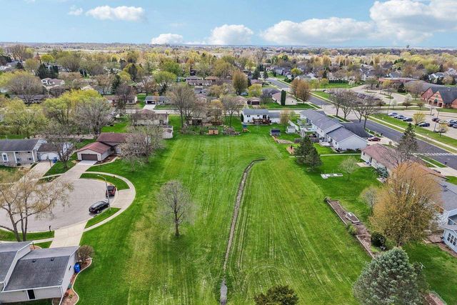 304 Hartford Cove, Waunakee, WI 53597
