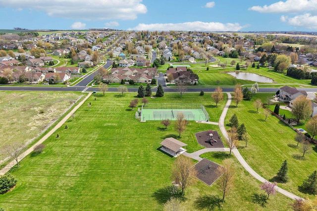 304 Hartford Cove, Waunakee, WI 53597