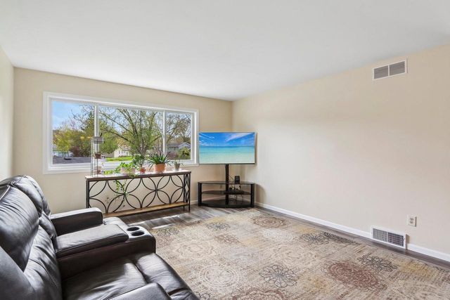 304 Hartford Cove, Waunakee, WI 53597