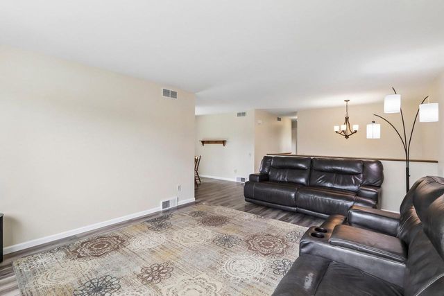 304 Hartford Cove, Waunakee, WI 53597