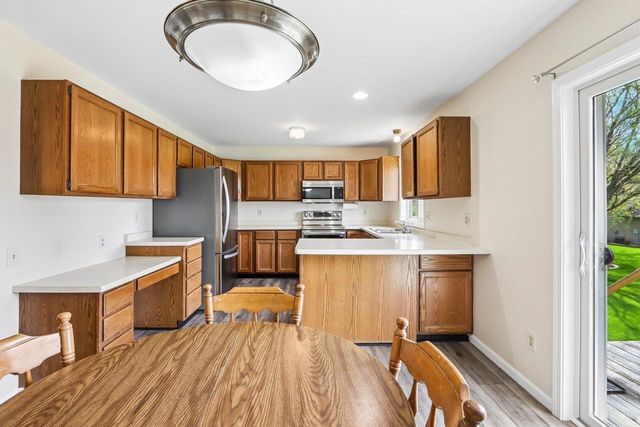 304 Hartford Cove, Waunakee, WI 53597