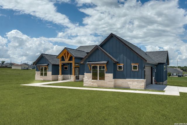 157 Estates Dr, La Vernia, TX 78121