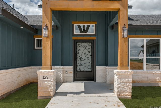 157 Estates Dr, La Vernia, TX 78121