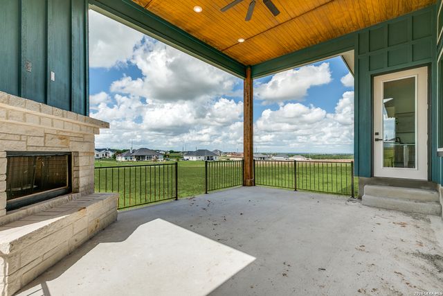 157 Estates Dr, La Vernia, TX 78121