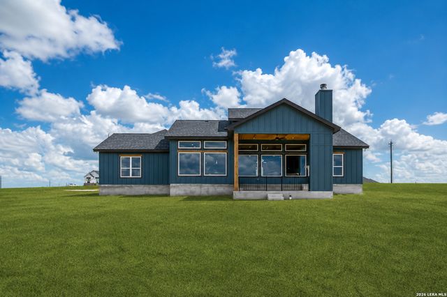 157 Estates Dr, La Vernia, TX 78121