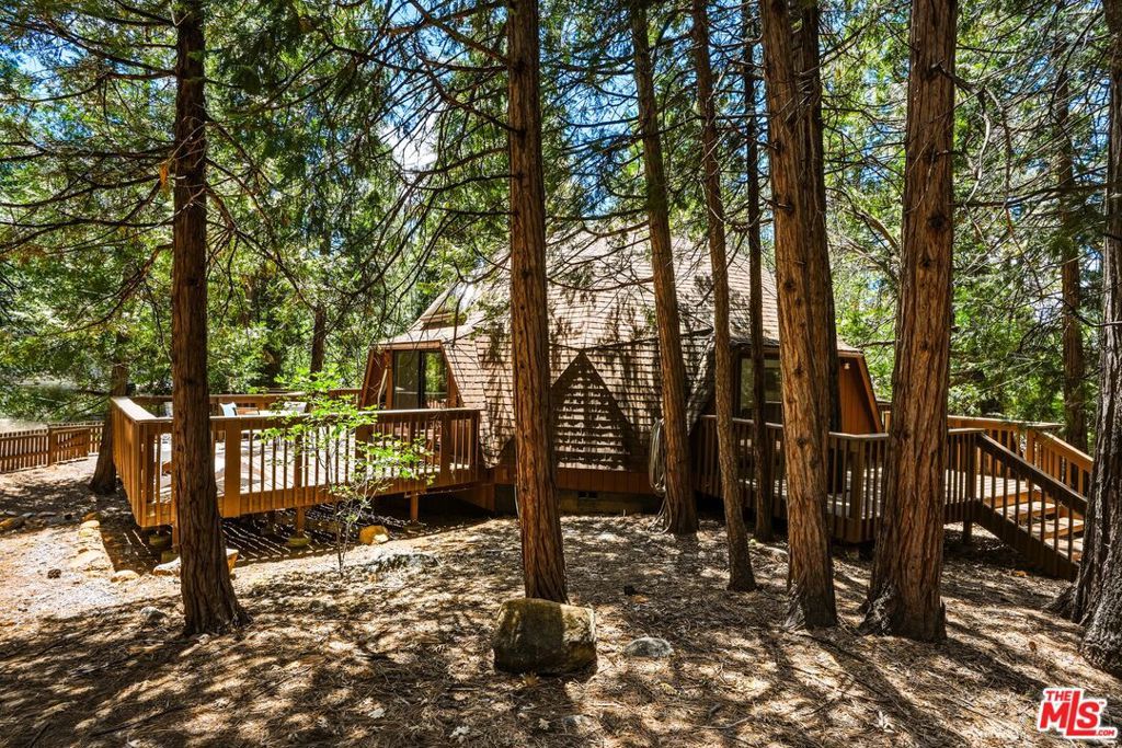 Image 1 of property listing at 55000 Daryll Road, Idyllwild, CA 92549