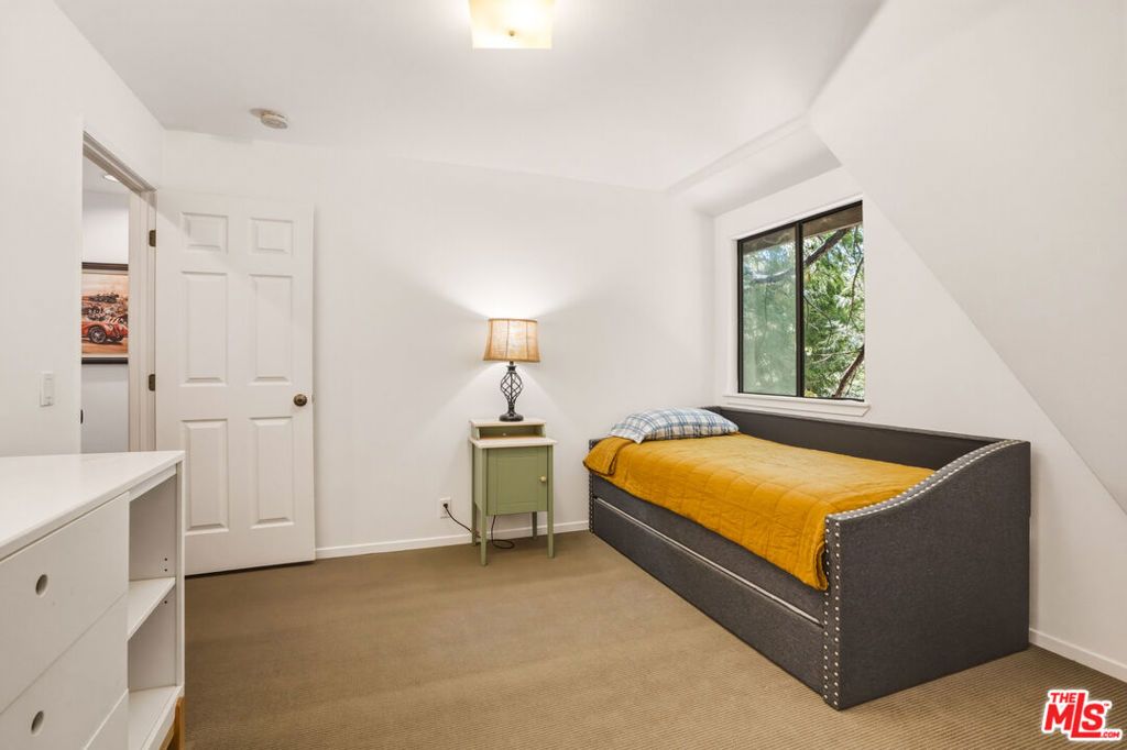 Image 21 of property listing at 55000 Daryll Road, Idyllwild, CA 92549