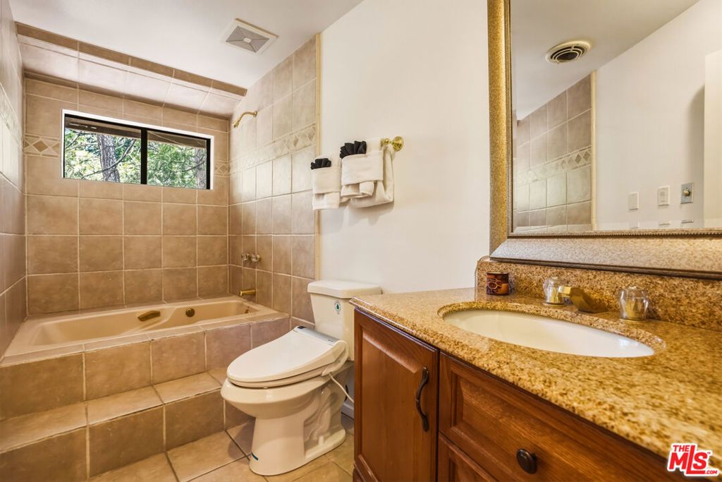 Image 25 of property listing at 55000 Daryll Road, Idyllwild, CA 92549