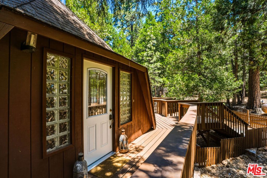 Image 48 of property listing at 55000 Daryll Road, Idyllwild, CA 92549
