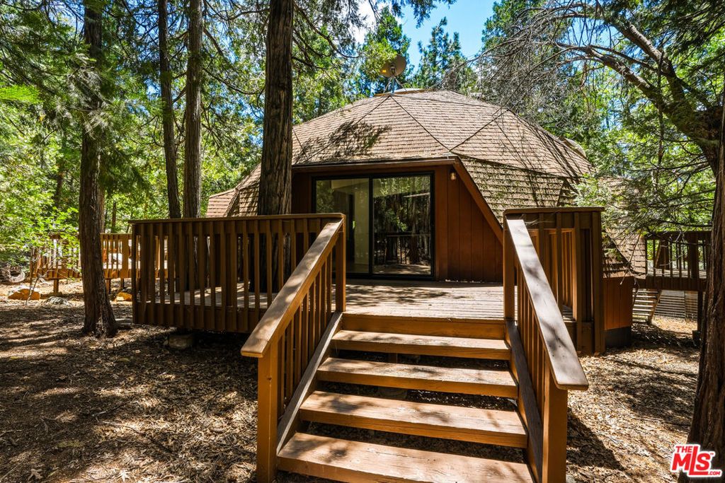 Image 54 of property listing at 55000 Daryll Road, Idyllwild, CA 92549