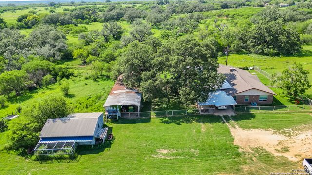 1520 COUNTY ROAD 223, Floresville, TX 78114