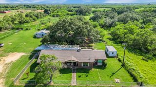 1520 COUNTY ROAD 223, Floresville, TX 78114