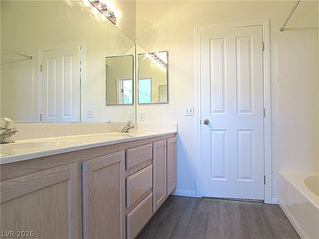 8404 Tiger Woods Avenue, Las Vegas, NV 89128