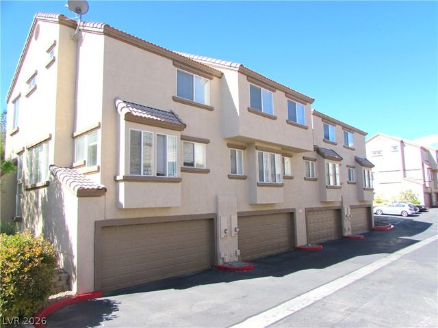 8404 Tiger Woods Avenue, Las Vegas, NV 89128