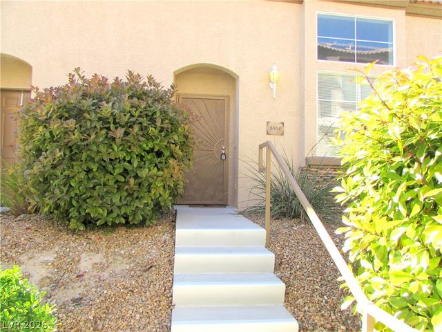 8404 Tiger Woods Avenue, Las Vegas, NV 89128