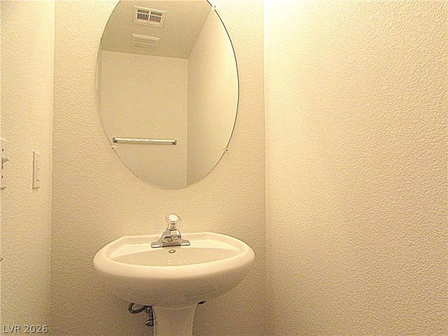8404 Tiger Woods Avenue, Las Vegas, NV 89128