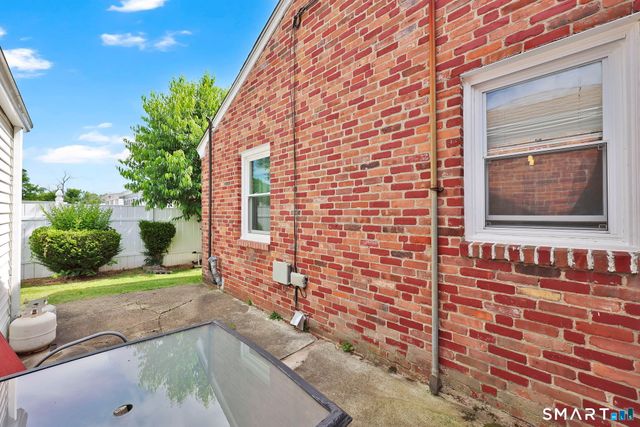 104 Exeter Street, Hartford, CT 06106