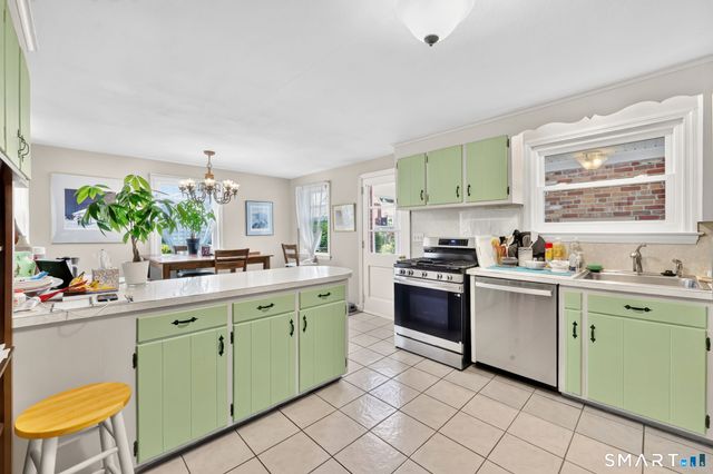 104 Exeter Street, Hartford, CT 06106