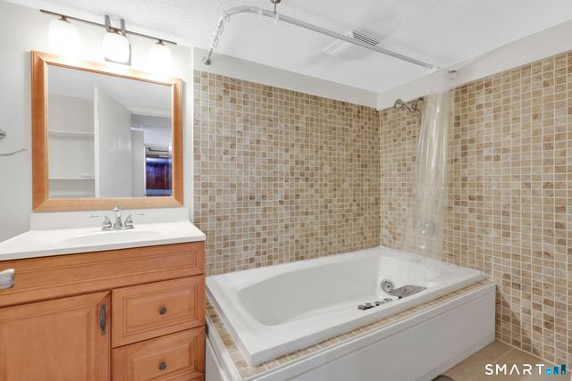 104 Exeter Street, Hartford, CT 06106