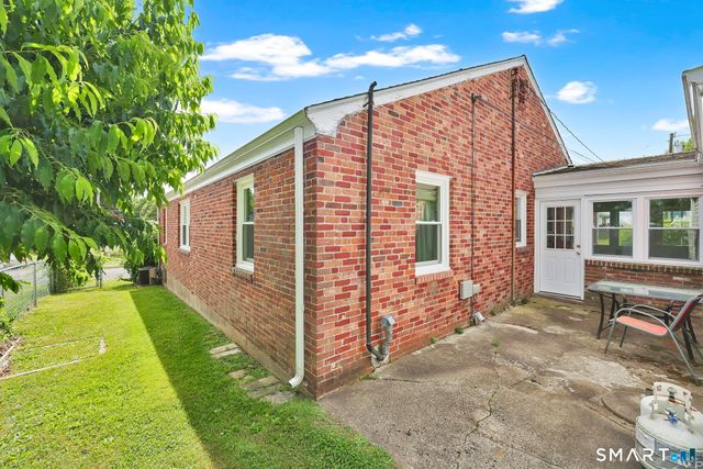 104 Exeter Street, Hartford, CT 06106