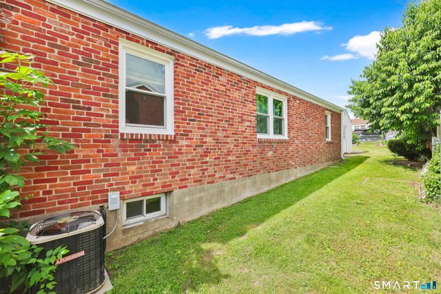 104 Exeter Street, Hartford, CT 06106