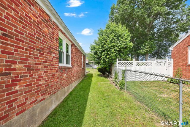 104 Exeter Street, Hartford, CT 06106