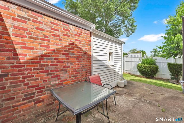 104 Exeter Street, Hartford, CT 06106