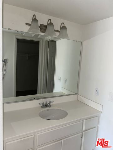 675 Oak Run Trail TL301, Oak Park, CA 91377