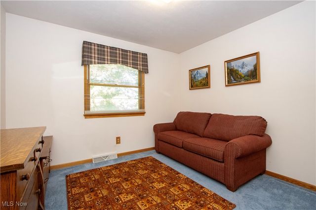 25 Gloria Avenue, Marshallville, OH 44645