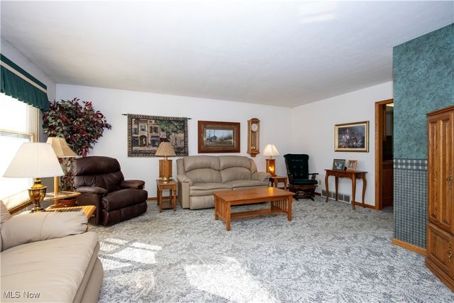 25 Gloria Avenue, Marshallville, OH 44645