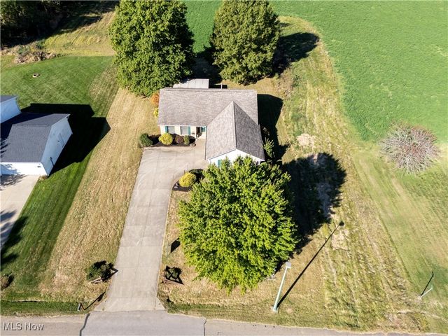 25 Gloria Avenue, Marshallville, OH 44645