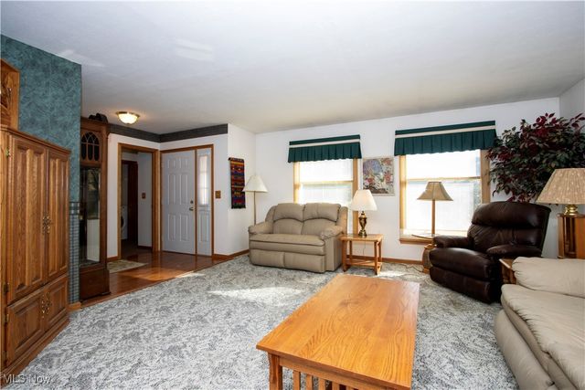 25 Gloria Avenue, Marshallville, OH 44645