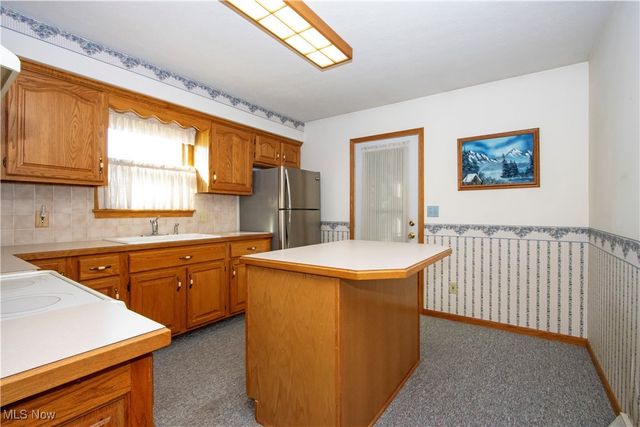 25 Gloria Avenue, Marshallville, OH 44645