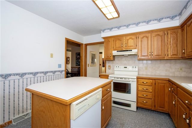 25 Gloria Avenue, Marshallville, OH 44645