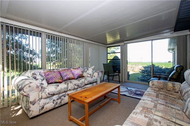 25 Gloria Avenue, Marshallville, OH 44645