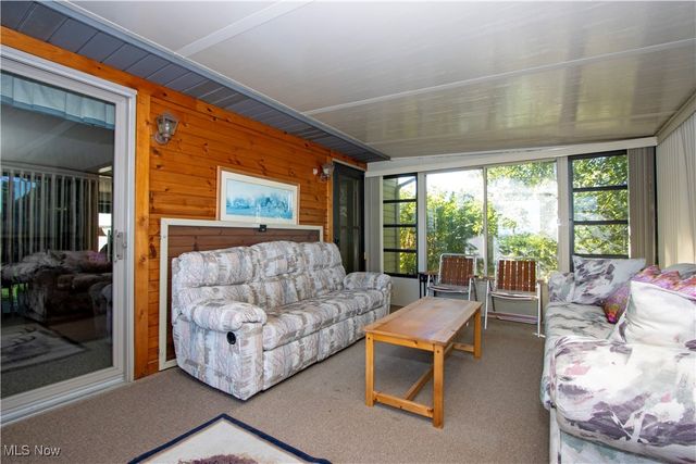 25 Gloria Avenue, Marshallville, OH 44645