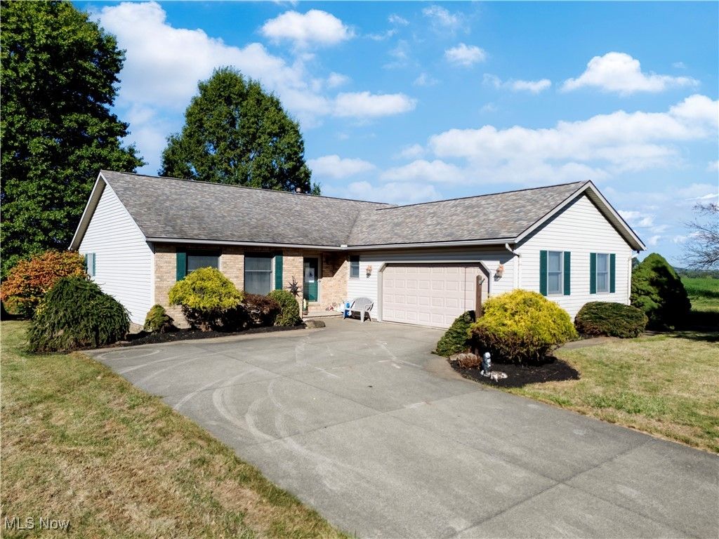 25 Gloria Avenue, Marshallville, OH 44645