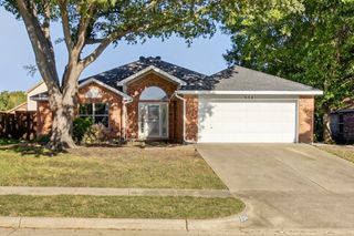 534 Lindly Street, Grand Prairie, TX 75052