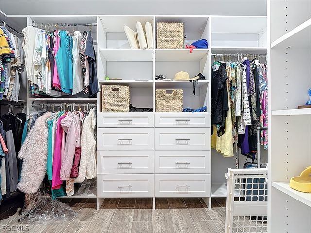 750 Periwinkle WAY, Sanibel, FL 33957