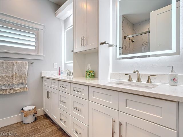 750 Periwinkle WAY, Sanibel, FL 33957