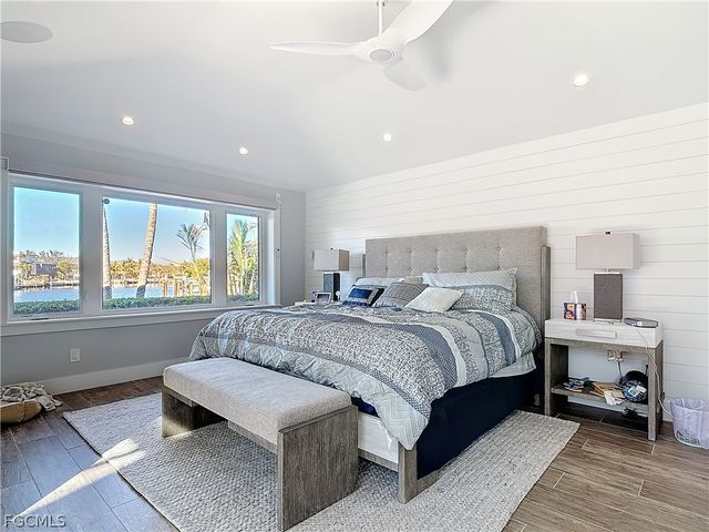 750 Periwinkle WAY, Sanibel, FL 33957